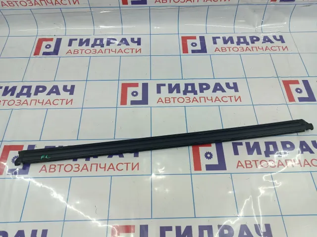 Уплотнитель стекла переднего левого Volkswagen Tiguan (NF) 5N08374795AP