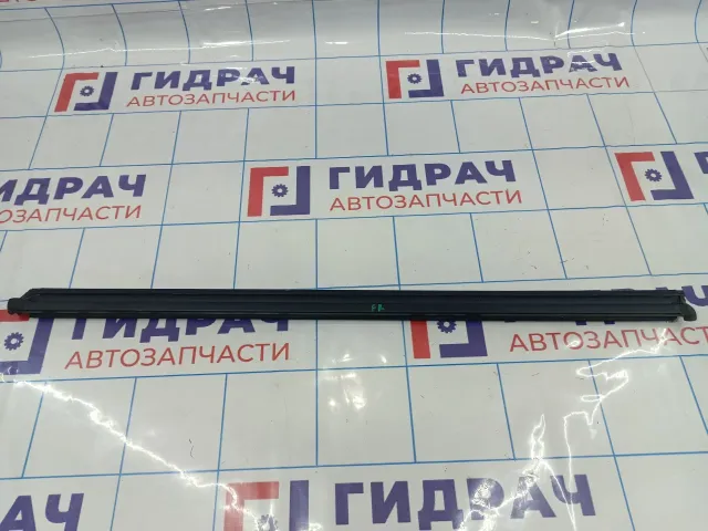 Уплотнитель стекла переднего правого Volkswagen Tiguan (NF) 5N08374805AP