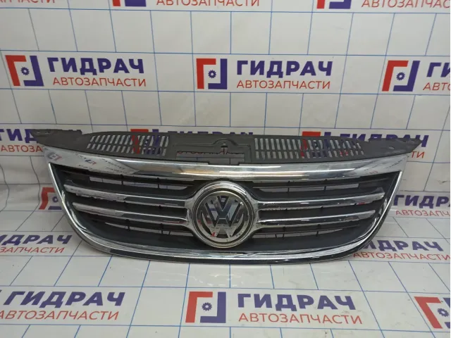 Решетка радиатора Volkswagen Tiguan (NF) 5N0853651C
