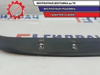 Канал для кабеля правый Volkswagen Touareg 7L6971341AA. На крышку багажника. Потертость.