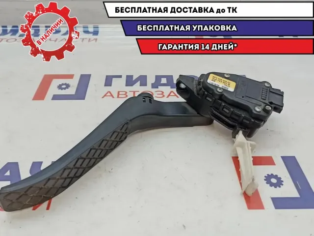 Педаль газа Volkswagen Touareg 7L0723507B.