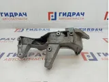 Кронштейн генератора Volkswagen Touareg 022260087F.