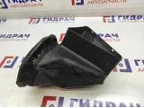 Воздухозаборник Volkswagen Touareg 7L0819049.