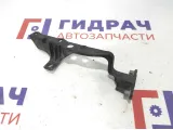 Кронштейн фары левый Volkswagen Touareg 7L0805733.
