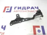 Кронштейн фары левый Volkswagen Touareg 7L0805733.