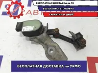 Датчик регулировки дорожного просвета Volkswagen Touareg 7L0616213B. Передний левый.