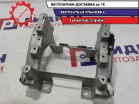 Кронштейн крепления подлокотника Volkswagen Touareg 7L0863345.