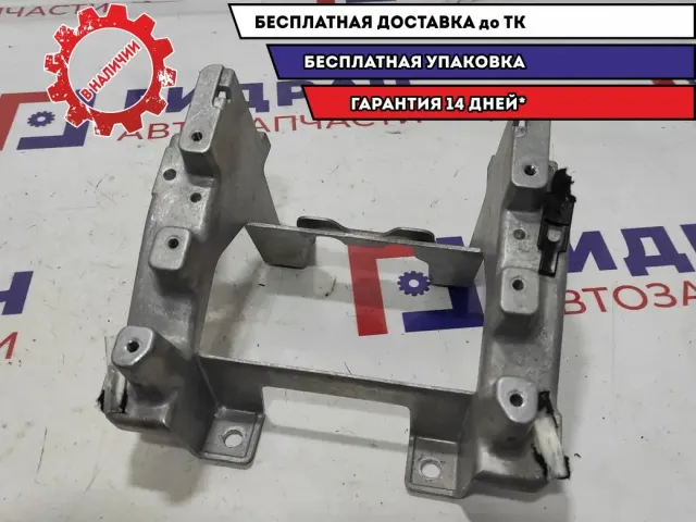 Кронштейн крепления подлокотника Volkswagen Touareg 7L0863345.