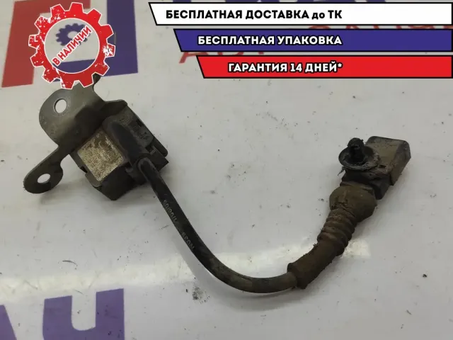 Датчик ускорения передний правый Volkswagen Touareg 7L0907674B.