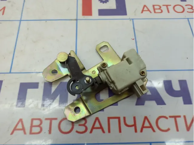 Активатор замка багажника Volkswagen Touareg (GP) 7L6827425A