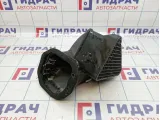 Воздухозаборник Volkswagen Touareg (GP) 7L0819049