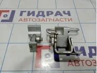 Петли двери задней правой Volkswagen Touareg (GP) 7L0833402