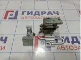 Петли двери задней правой Volkswagen Touareg (GP) 7L0833402