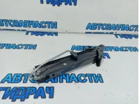 Домкрат Volkswagen Tiguan 5N0011031A.