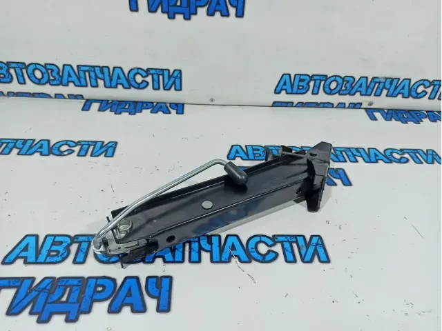 Домкрат Volkswagen Tiguan 5N0011031A.
