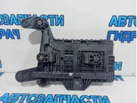 Крепление АКБ (корпус/подставка) Volkswagen Tiguan 1K0915333H.