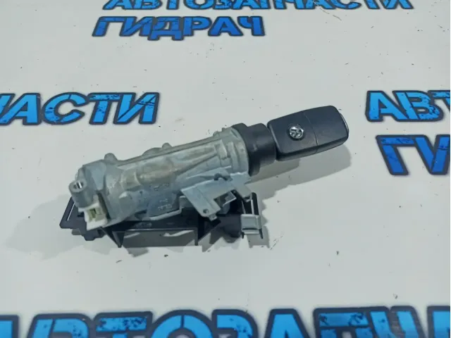 Замок зажигания Volkswagen Tiguan 1K0905851B.
