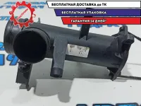 Воздуховод Volkswagen Tiguan 03C129617G. Сломаны крепления.