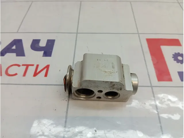 Клапан кондиционера Volkswagen Amarok (2H) 7L0820679D