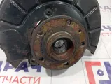 Кулак поворотный передний правый Volkswagen Caddy (2k) 1K0407256AA