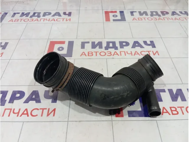 Патрубок воздушного фильтра Volkswagen Caddy (2k) 3C0129654M
