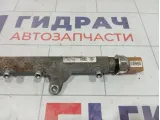 Рейка топливная (рампа) Volkswagen Caddy (2k) 03L130089B