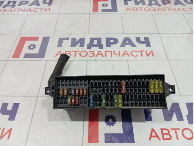 Блок предохранителей Volkswagen Caddy (2k) 000937615