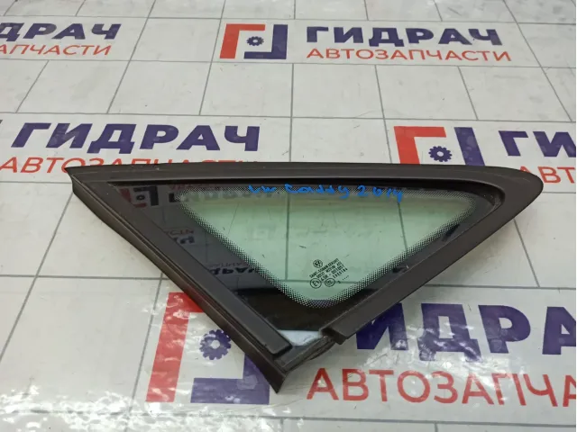 Стекло кузовное глухое правое Volkswagen Caddy (2k)