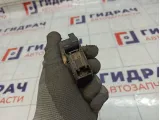 Кнопка стеклоподъемника переднего правого Volkswagen Caddy (2k)