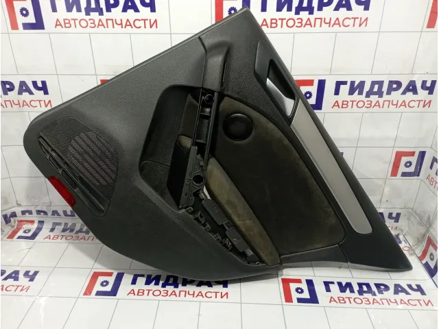 Обшивка двери задней правой Volkswagen Golf (Mk6) 5K6867212EQYDV