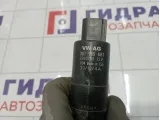 Насос омывателя Volkswagen Golf (Mk6) 3B7955681