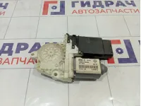 Моторчик стеклоподъемника передний левый Volkswagen Golf (Mk4) 1J1959801C001