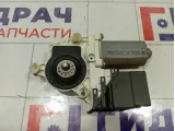 Моторчик стеклоподъемника задний левый Volkswagen Golf (Mk4) 1J4959811C013