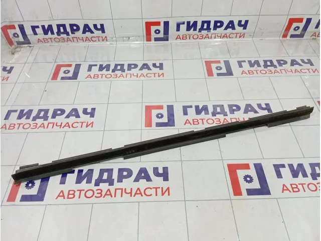 Уплотнитель стекла переднего левого Volkswagen Golf (Mk4) 1J4837471BB41