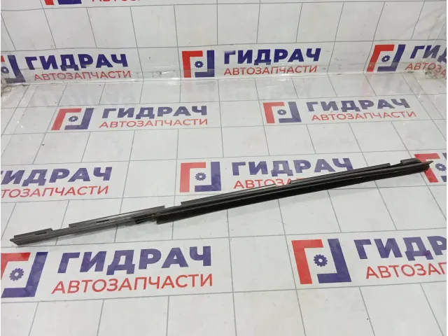 Уплотнитель стекла заднего левого Volkswagen Golf (Mk4) 1J6839471DB41