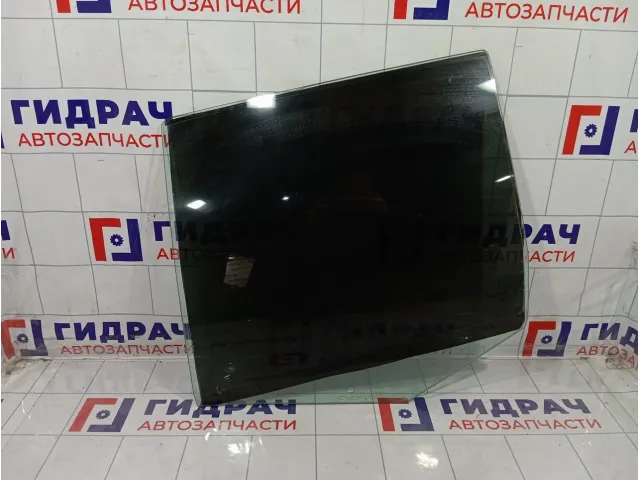 Стекло двери задней левой Volkswagen Golf (Mk4) 1J6845025K