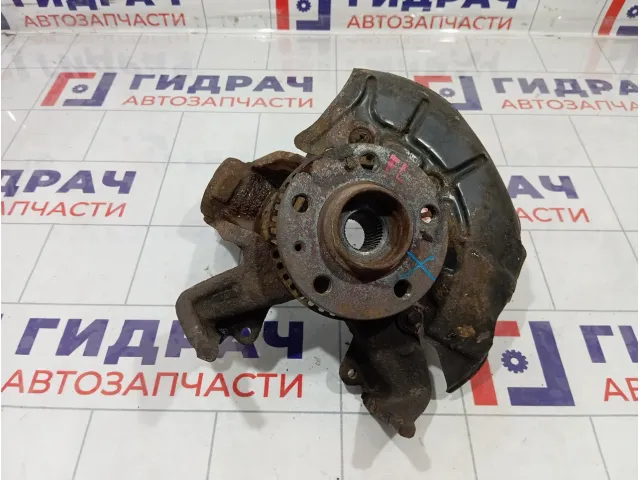 Кулак поворотный передний левый Volkswagen Golf (Mk4) 1J0407255N