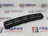 Решетка в бампер центральная Volkswagen Golf (Mk4) 1J0853677D