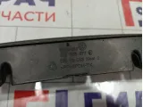 Решетка в бампер центральная Volkswagen Golf (Mk4) 1J0853677D