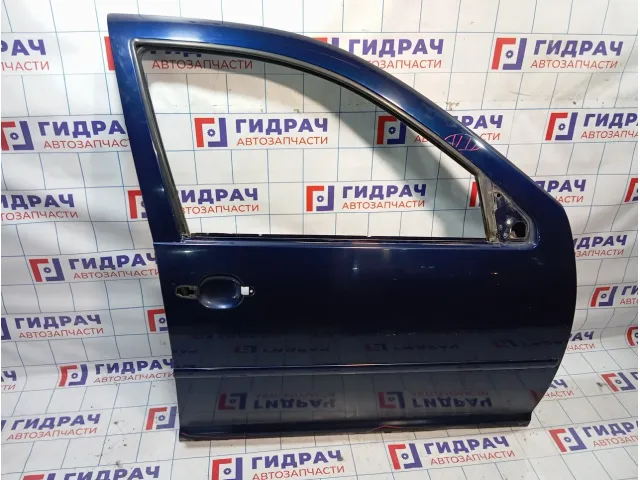 Дверь передняя правая Volkswagen Golf (Mk4) 1J4831056H