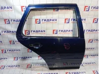Дверь задняя правая Volkswagen Golf (Mk4) 1J6833056F