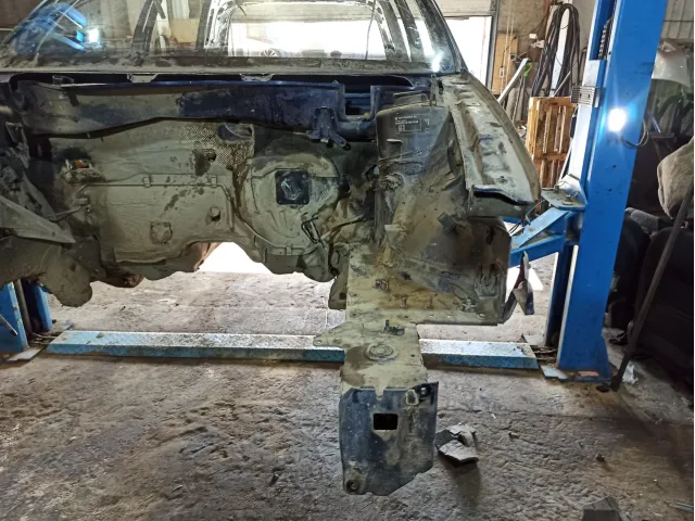 Лонжерон передний левый Volkswagen Golf (Mk4)