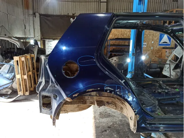 Крыло заднее правое Volkswagen Golf (Mk4)