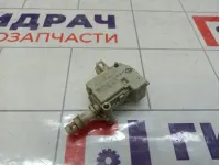 Активатор замка багажника Volkswagen Golf (Mk4) 1M0959781A