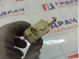Активатор замка крышки бензобака Volkswagen Golf (Mk4) 1J6810773A