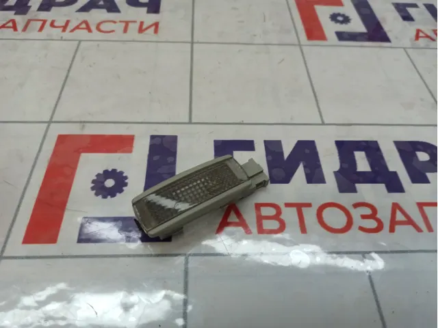 Плафон салонный Volkswagen Golf (Mk4) 3B0947113