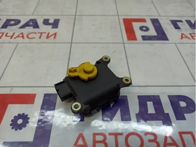 Моторчик заслонки отопителя Volkswagen Golf (Mk4) 8D2820511C