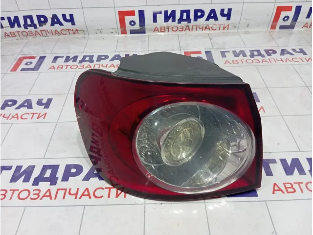 Фонарь задний наружный левый Volkswagen Golf 5M0945095N