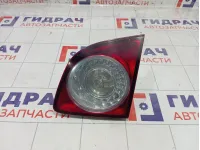 Фонарь задний внутренний правый Volkswagen Golf 5M0945094S