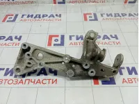 Кронштейн рычага переднего правого Volkswagen Golf 1K0199296E